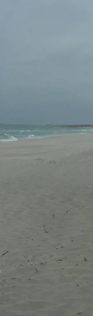 Sandstrand für uns alleine